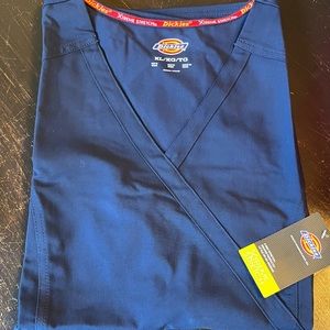 Dickies scrub top, NWT!